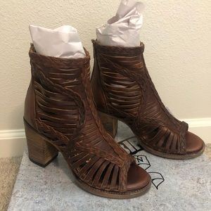 *NEW* Freebird by Steve Madden Bela shoes sz 8